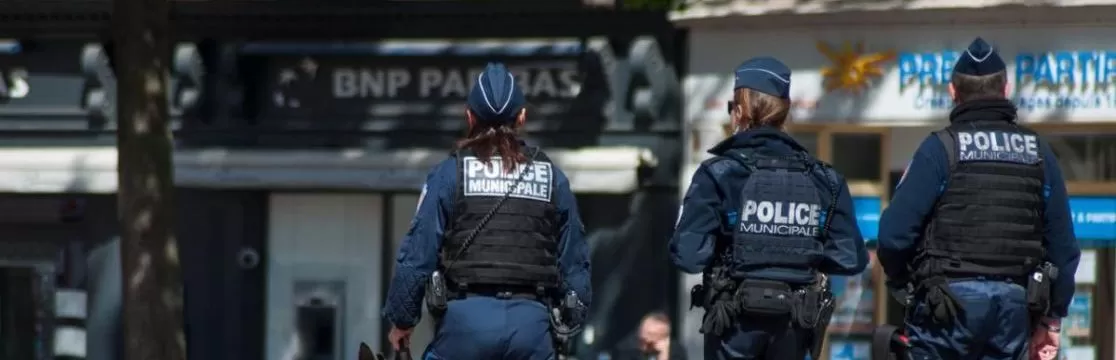 Illustration : Quel est le rôle stratégique du maire et de la police municipale dans la sécurité locale moderne ?